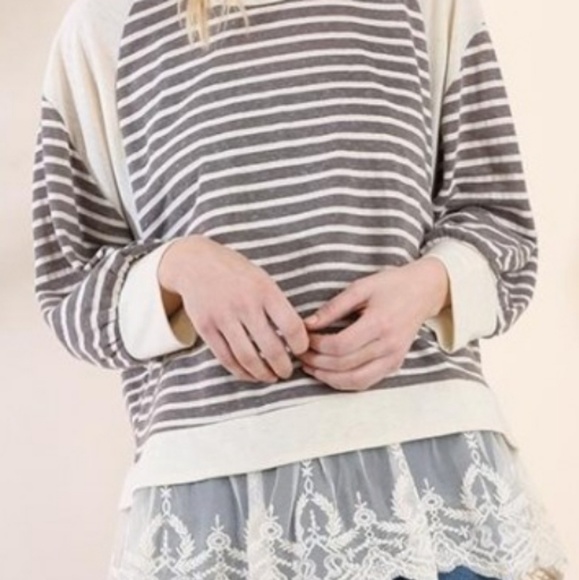 Gray striped Top - Picture 2 of 2